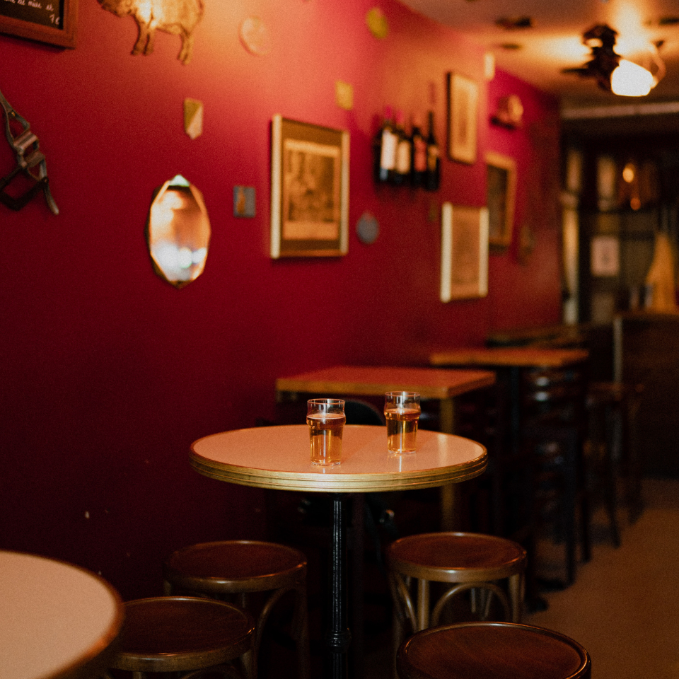 intérieur bar la drôlerie bordeaux